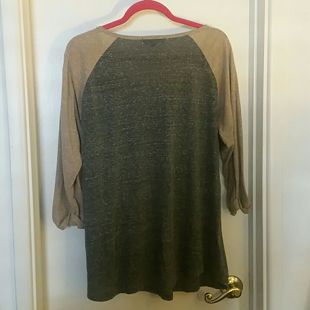 Top - Picture 2 of 2